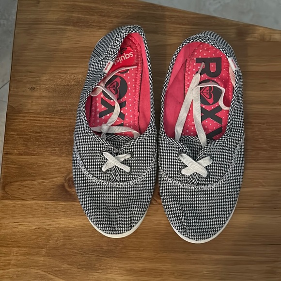 Roxy Checkered Shoes - Picture 1 of 2